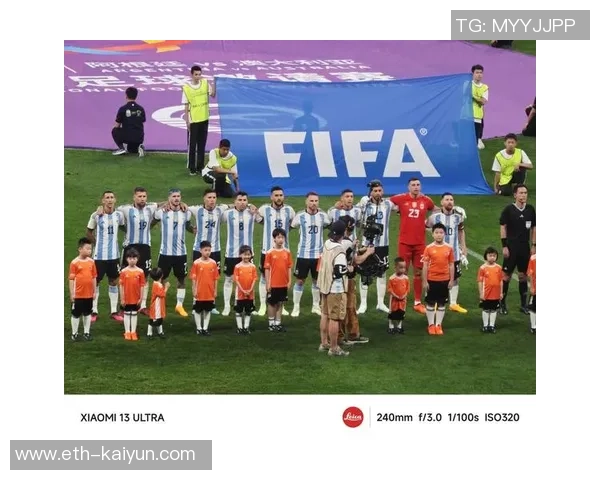 足球运动员梅西在某次比赛中展现惊人技术引发全球球迷热议